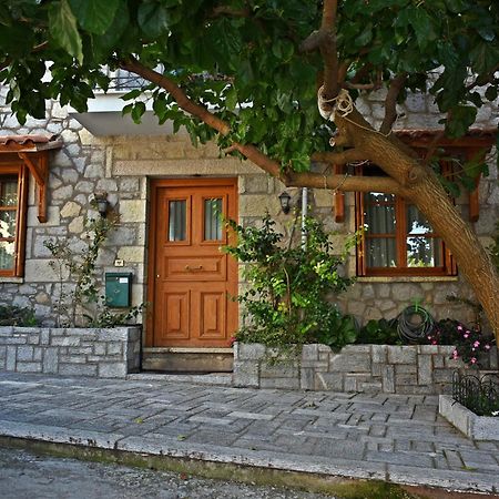 Dimos Suite Arachova Buitenkant foto